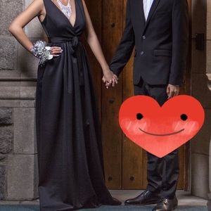 Black Gown 🖤 (perfect for prom!)